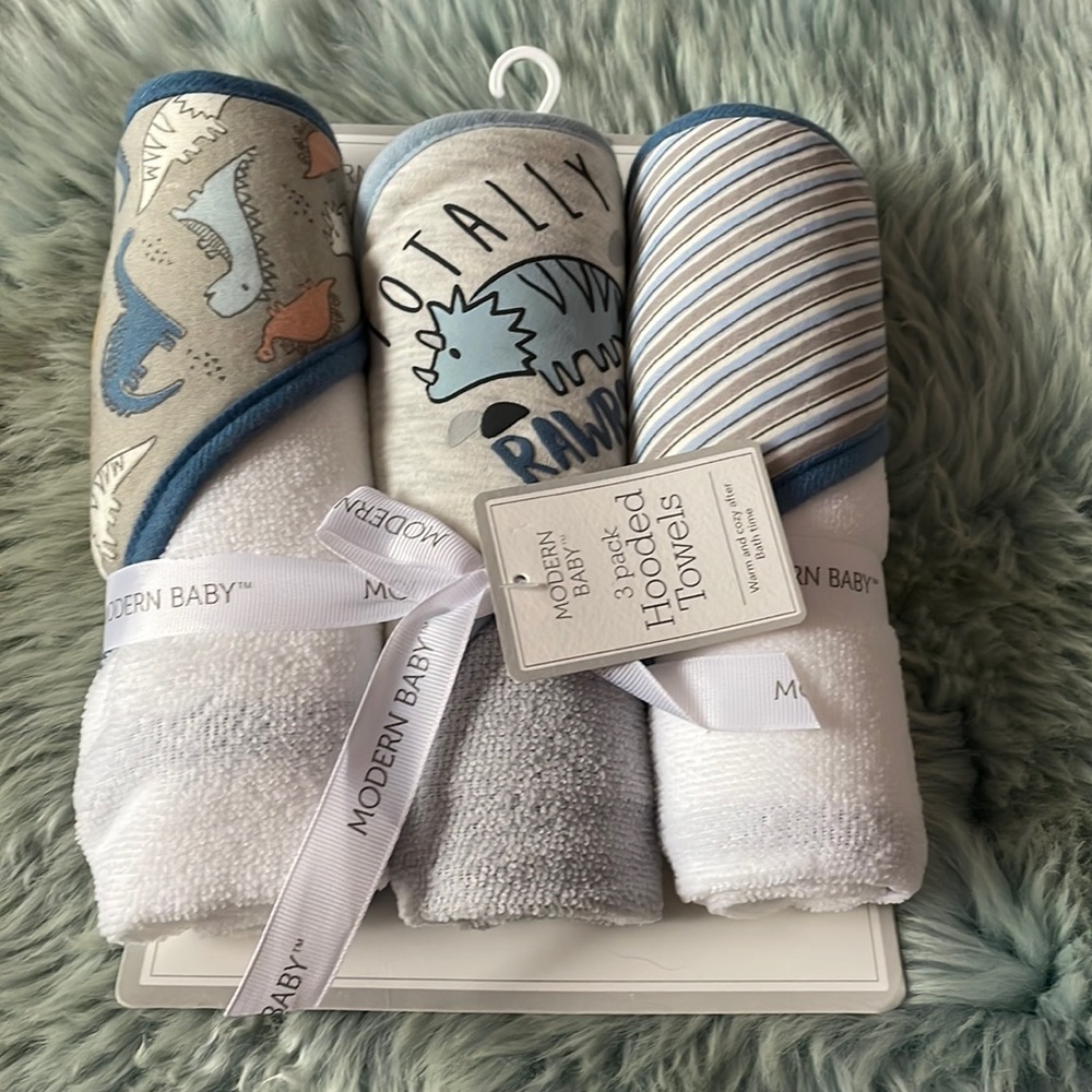 3 dinosaur Hooded towels